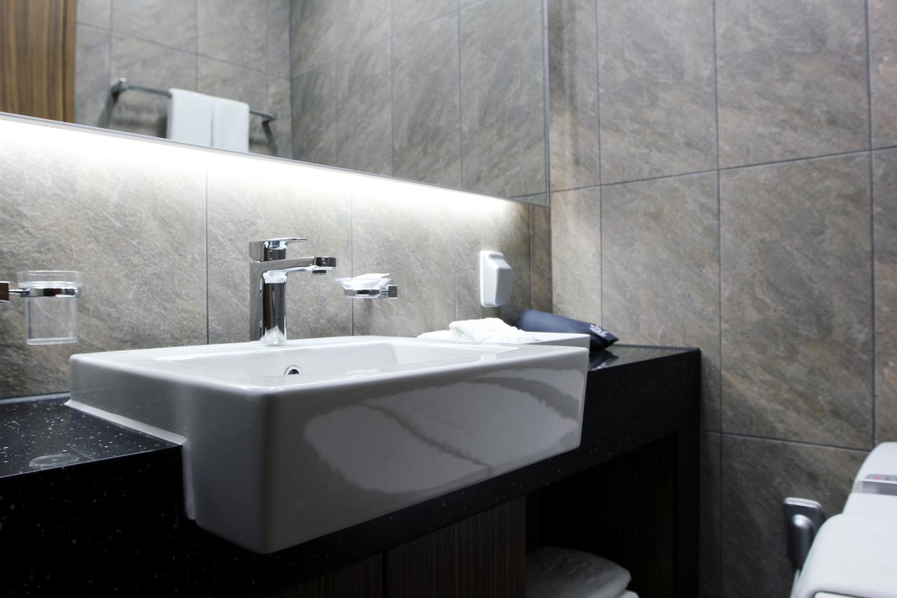Western Grace Hotel Инчон Екстериор снимка